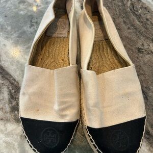 Tory Burch Cream and Black Espadrilles have wear stains size 8.5